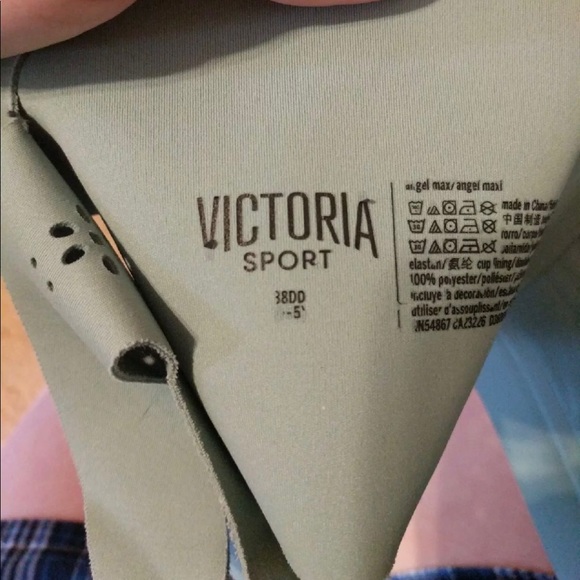 Victoria Secret sport Bra 38DD - Picture 3 of 3
